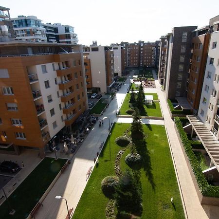 A Blok New Modern - Free Garage Parking, Comfortable, Quiet With A Park View Белград Экстерьер фото