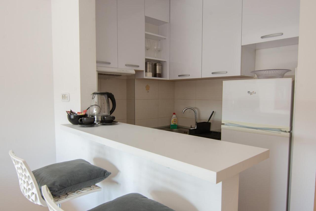 A Blok New Modern - Free Garage Parking, Comfortable, Quiet With A Park View Белград Экстерьер фото