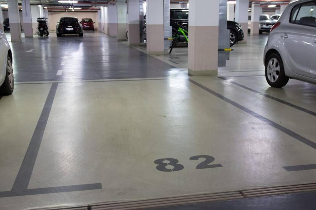 A Blok New Modern - Free Garage Parking, Comfortable, Quiet With A Park View Белград Экстерьер фото