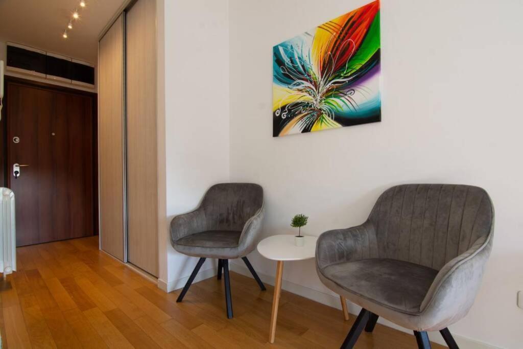 A Blok New Modern - Free Garage Parking, Comfortable, Quiet With A Park View Белград Экстерьер фото